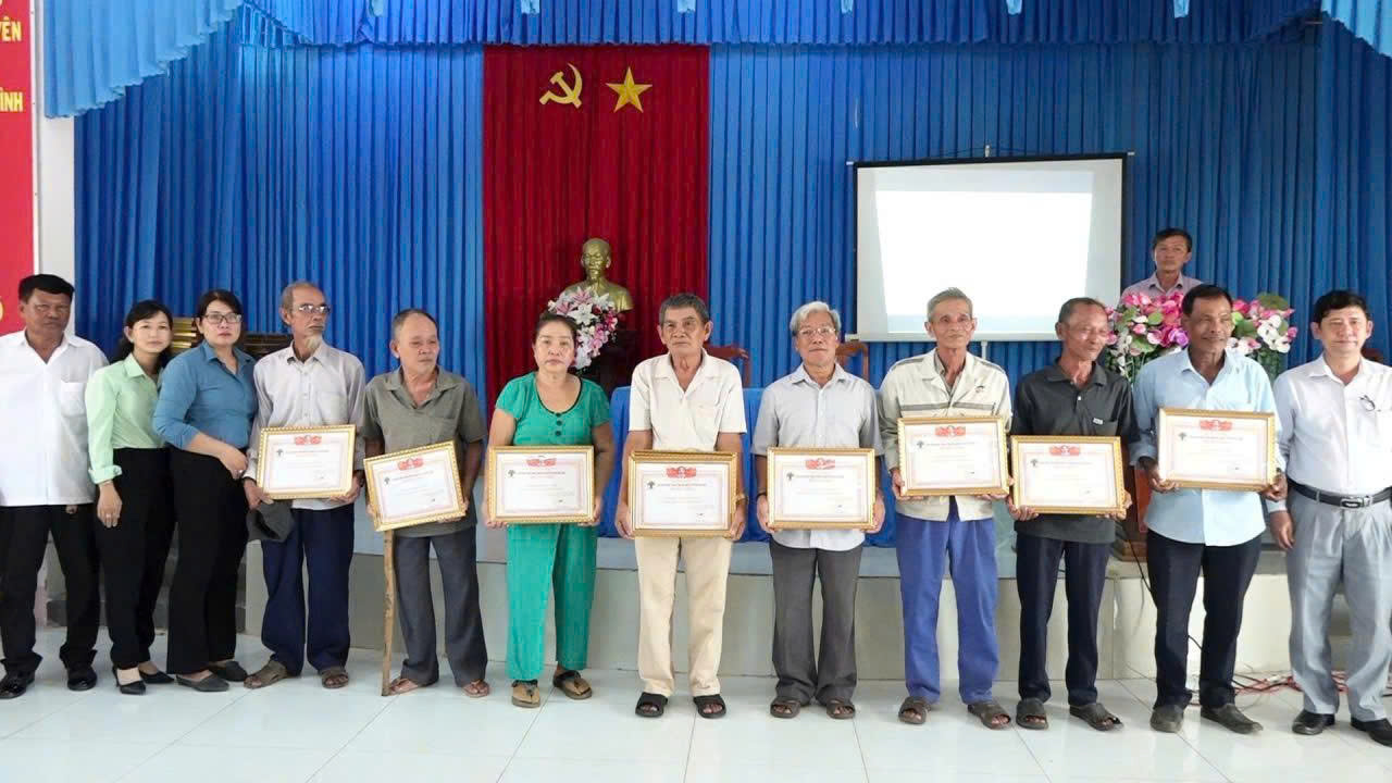 Ngũ Lạc tổ chức lễ chúc thọ, mừng thọ cho các cụ tròn 70, 75, 80, 85, 95 và trên 100 tuổi 