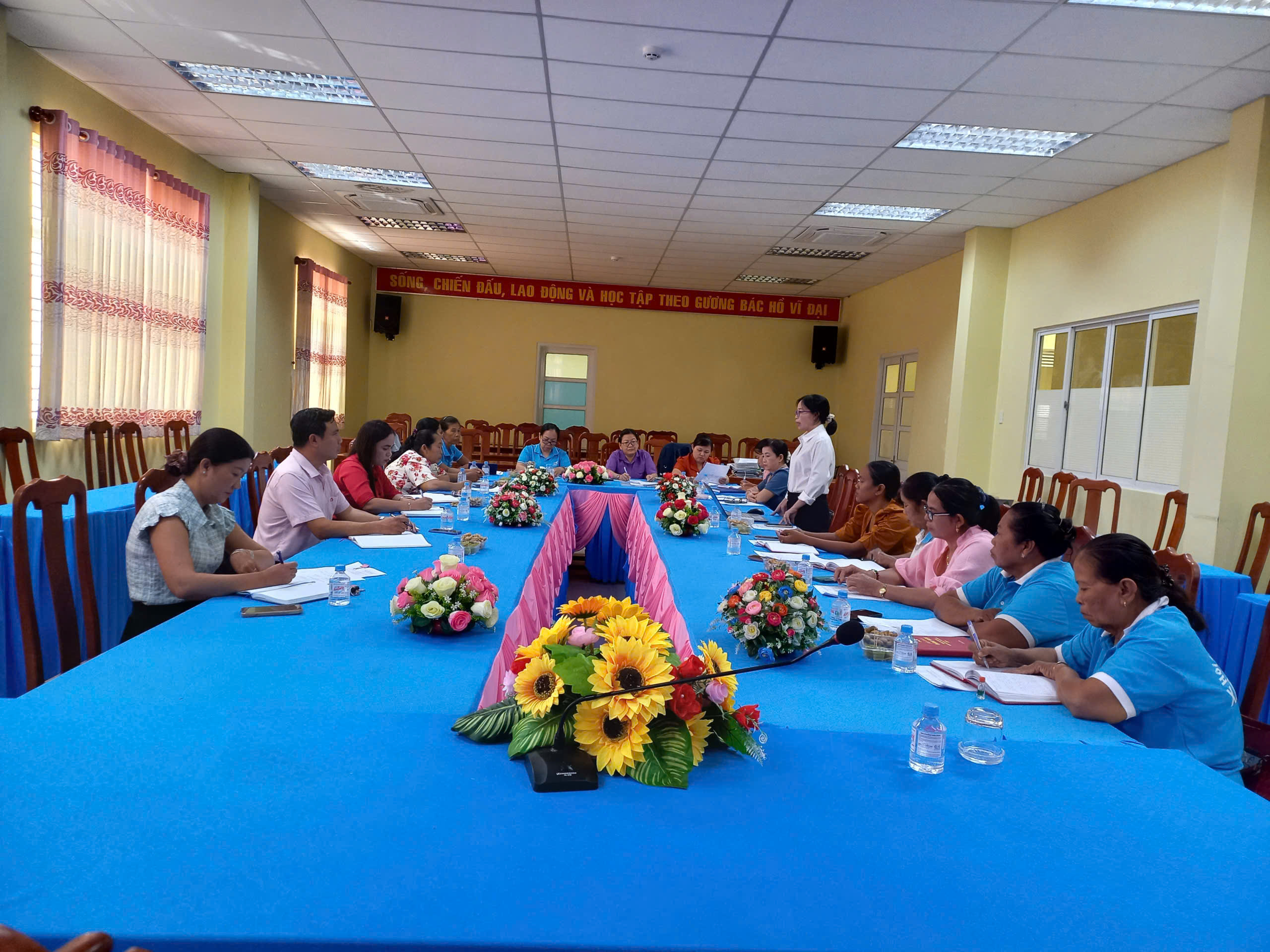 Hội LHPN tỉnh Vĩnh Long thực hiện kiểm tra, giám sát công tác ủy thác