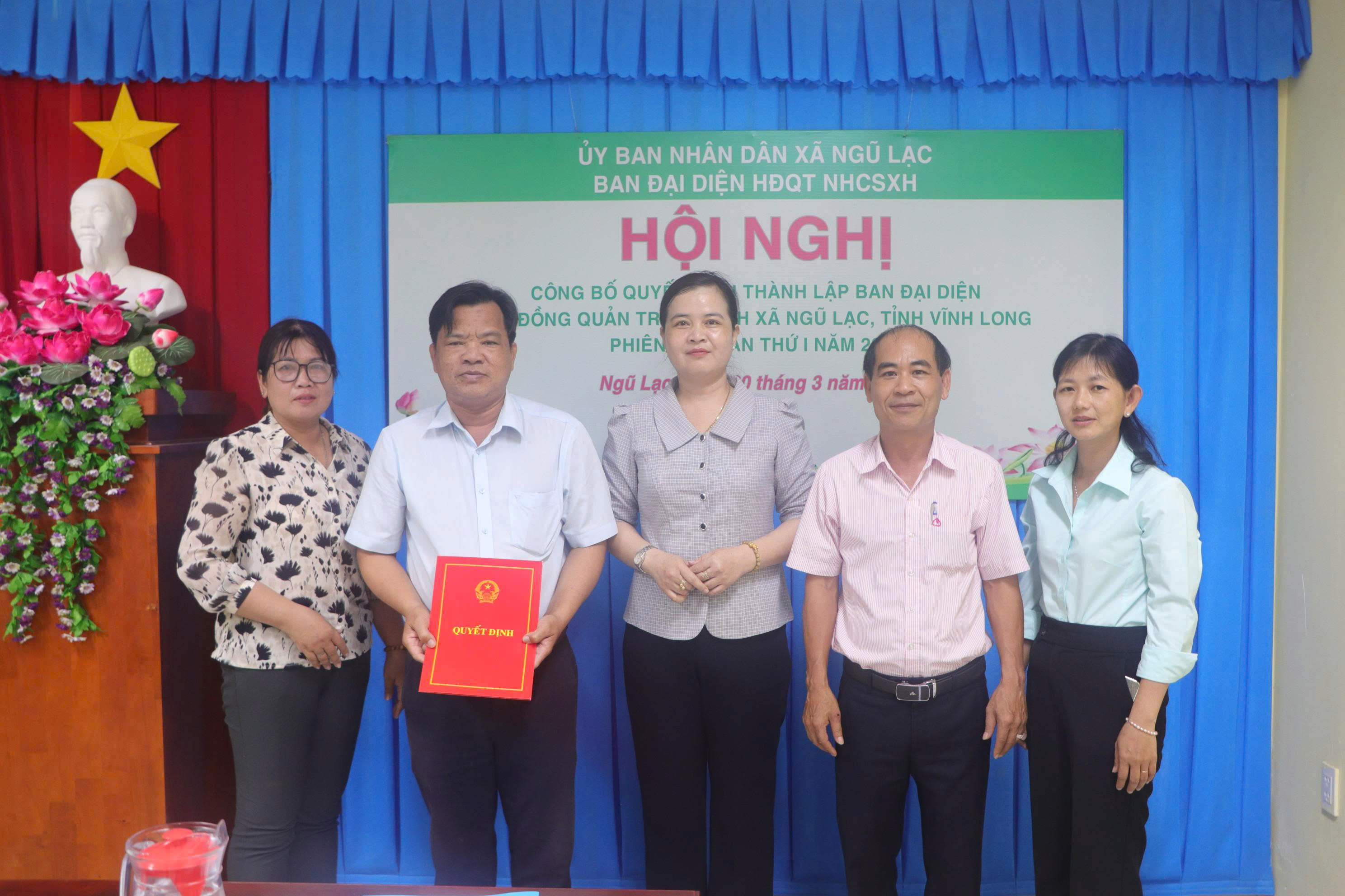 Công bố Quyết định thành lập Ban đại diện Hội đồng quản trị NHCSXH xã Ngũ Lạc