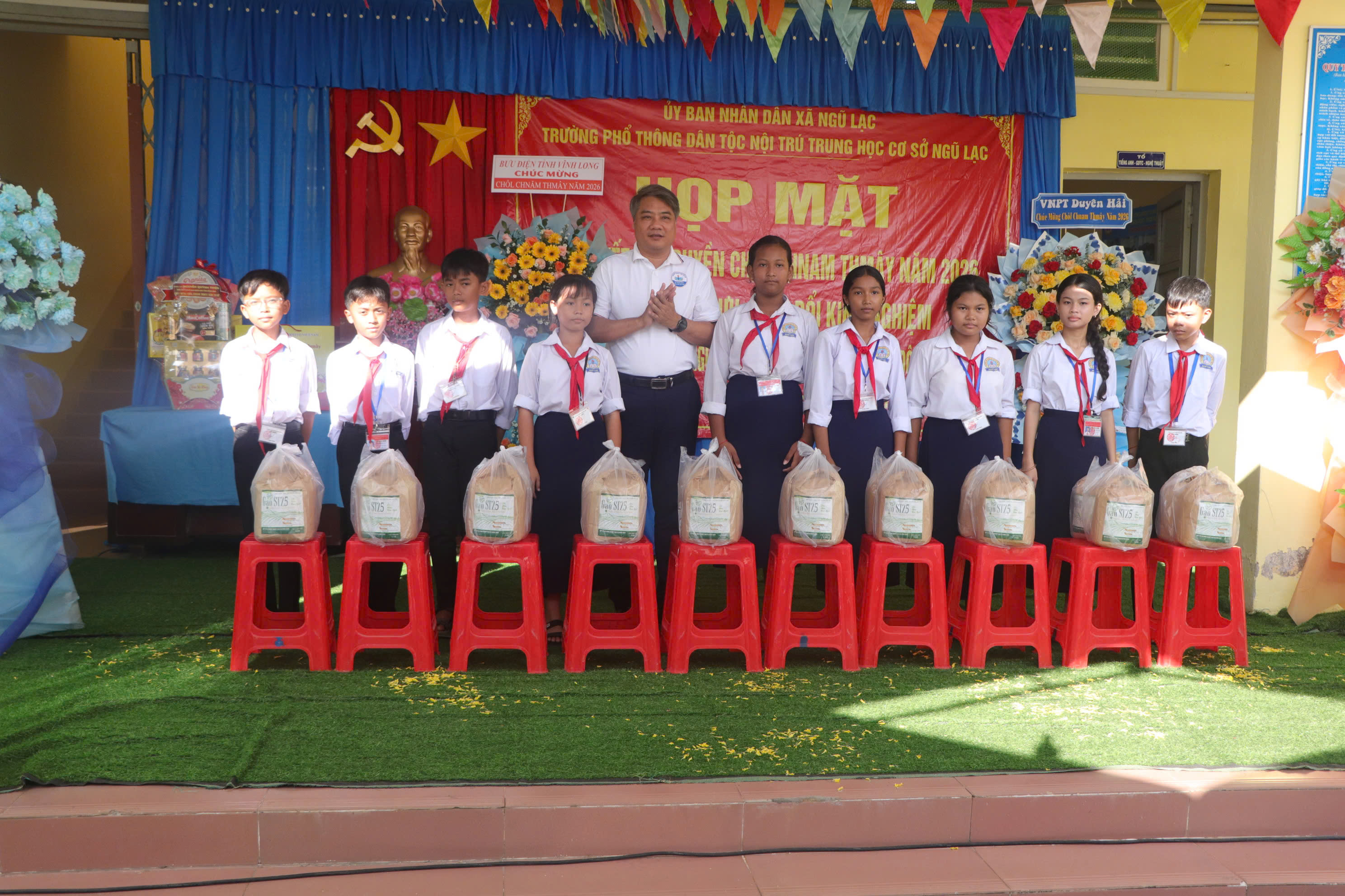 Trường Phổ thông Dân tộc Nội trú THCS Ngũ Lạc họp mặt Tết cổ truyền Chôl Chnam Thmây năm 2026